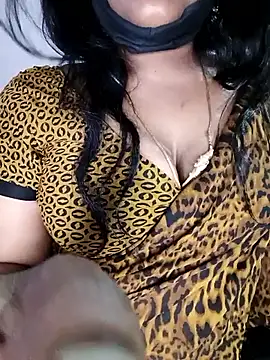 Snapshot of louise92 chatting on 25, 5, 2026 louise92 online show from 25, 5, 2026