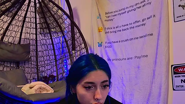 AriaVoss online show from 5, 4, 2026