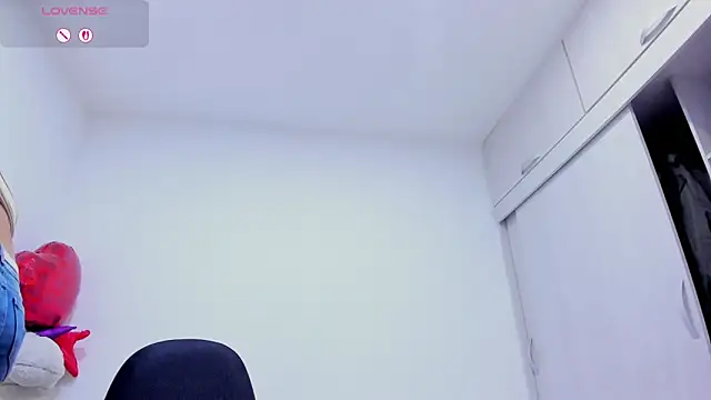 Snapshot of Amelia_Debora_Antonella chatting on 20, 6, 2026 Amelia Debora Antonella online show from 20, 6, 2026