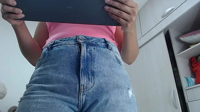 Snapshot of Amelia_Debora_Antonella chatting on 25, 10, 2025 Amelia Debora Antonella online show from 25, 10, 2025