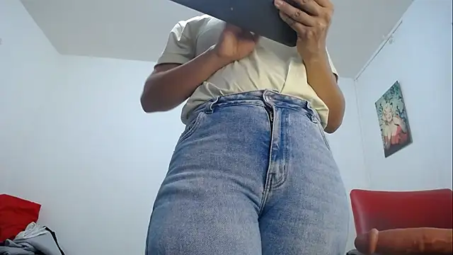 Snapshot of Amelia_Debora_Antonella chatting on 9, 9, 2025 Amelia Debora Antonella online show from 9, 9, 2025