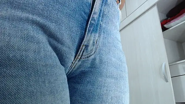 Snapshot of Amelia_Debora_Antonella chatting on 16, 11, 2025 Amelia Debora Antonella online show from 16, 11, 2025