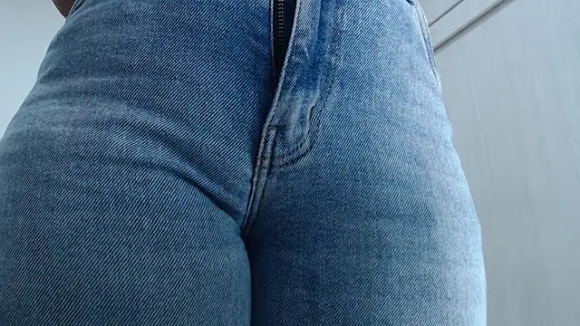 Snapshot of Amelia_Debora_Antonella chatting on 29, 10, 2025 Amelia Debora Antonella online show from 29, 10, 2025