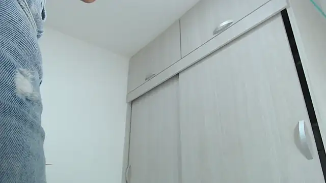 Snapshot of Amelia_Debora_Antonella chatting on 8, 11, 2025 Amelia Debora Antonella online show from 8, 11, 2025