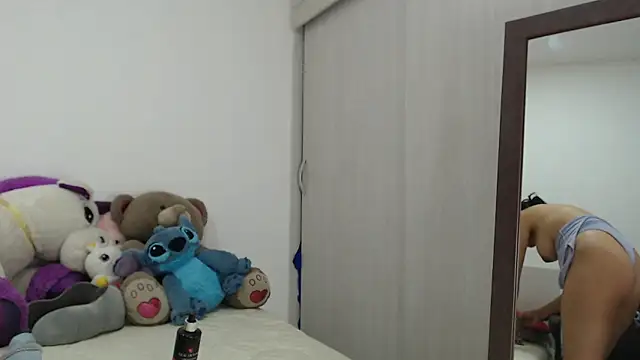 Snapshot of Amelia_Debora_Antonella chatting on 1, 10, 2025 Amelia Debora Antonella online show from 1, 10, 2025