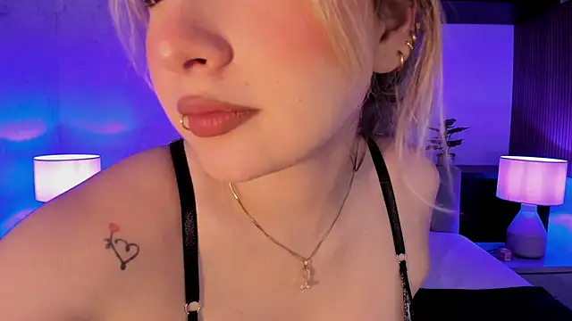 SamantaBone online show from 1, 2, 2025