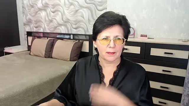 Snapshot of VitaCharm chatting on 26, 2, 2025 VitaCharm online show from 26, 2, 2025