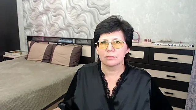 Snapshot of VitaCharm chatting on 12, 3, 2025 VitaCharm online show from 12, 3, 2025