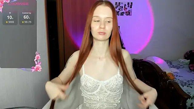 Snapshot of EmilySoul chatting on 13, 11, 2025 EmilySoul online show from 13, 11, 2025