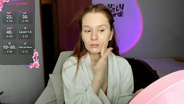 Snapshot of EmilySoul chatting on 9, 11, 2025 EmilySoul online show from 9, 11, 2025