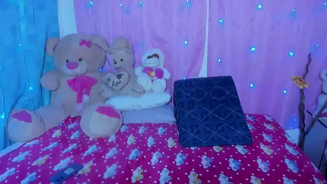 Dana Jeins online show from 4, 12, 2025