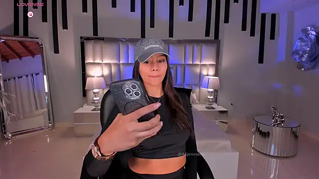 AllyJensen online show from 6, 4, 2026