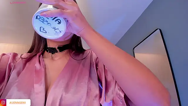 AllyJensen online show from 26, 2, 2025