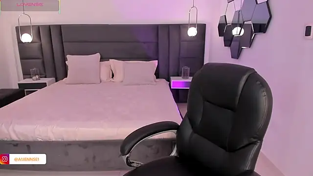 AllyJensen online show from 15, 10, 2025