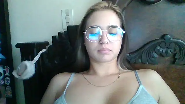 trianabell online show from 14, 10, 2025