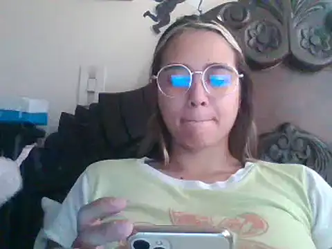 trianabell online show from 10, 3, 2025