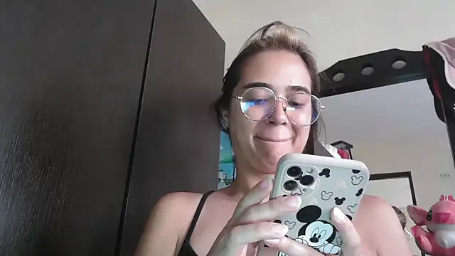 trianabell online show from 28, 3, 2026