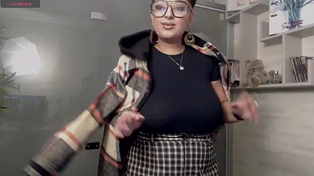 BustyAllyy online show from 26, 2, 2025