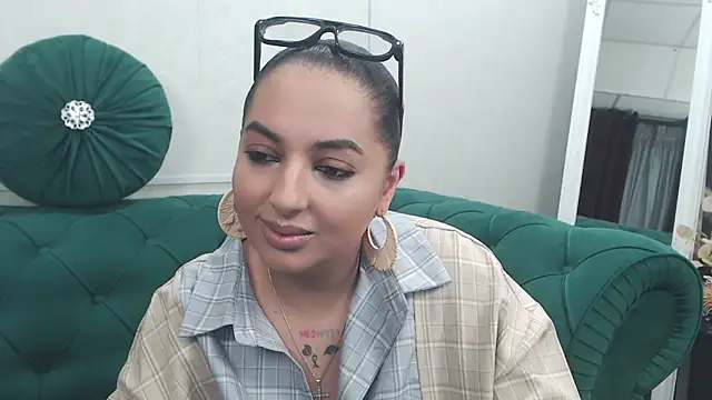 BustyAllyy online show from 18, 4, 2026