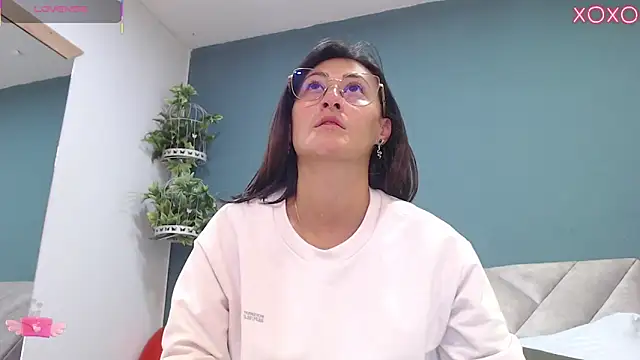 SharisWillian online show from 10, 9, 2025