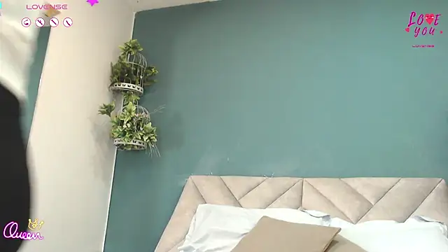 Snapshot of SharisWillian chatting on 17, 7, 2026 SharisWillian online show from 17, 7, 2026