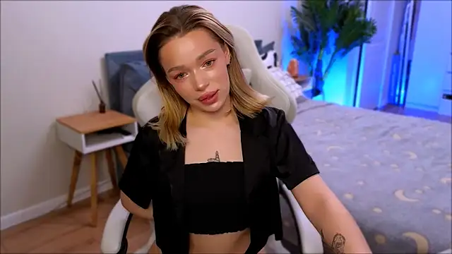 Lily Yin online show from 18, 12, 2025