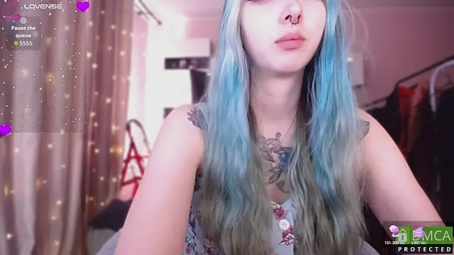 JustMeowGirl online show from 5, 4, 2026