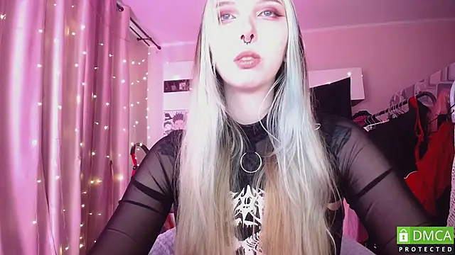 JustMeowGirl online show from 17, 5, 2026