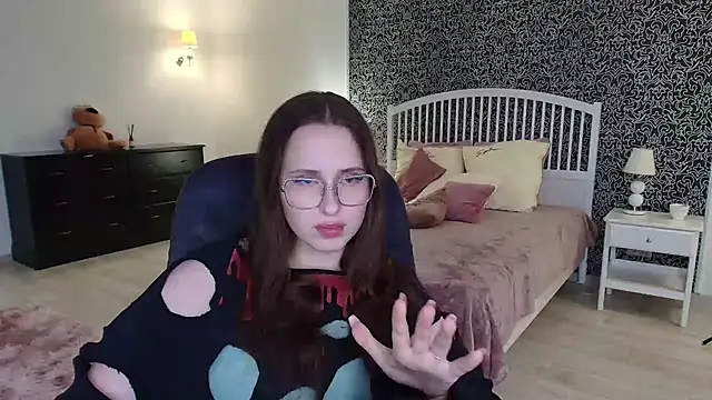 Snapshot of Barbie_Bye chatting on 4, 2, 2025 Barbie Bye online show from 4, 2, 2025