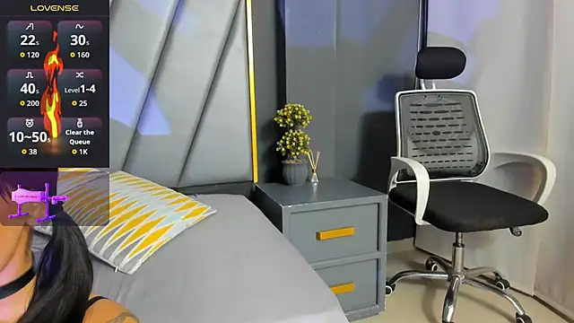 Foxy Assh  online show from 4, 3, 2026