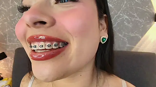mia roux13 online show from 17, 3, 2025