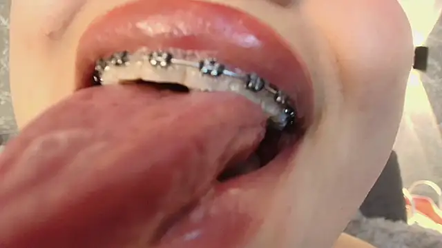 mia roux13 online show from 22, 2, 2025