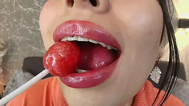 mia roux13 online show from 13, 3, 2025