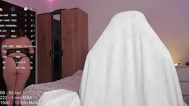 Snapshot of HANNA_MONTANAS chatting on 1, 11, 2025 HANNA MONTANAS online show from 1, 11, 2025