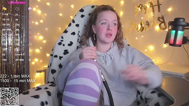 Snapshot of HANNA_MONTANAS chatting on 5, 3, 2025 HANNA MONTANAS online show from 5, 3, 2025