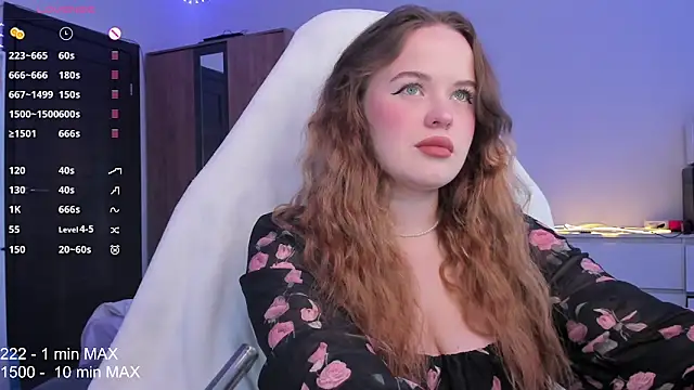Snapshot of HANNA_MONTANAS chatting on 18, 10, 2025 HANNA MONTANAS online show from 18, 10, 2025
