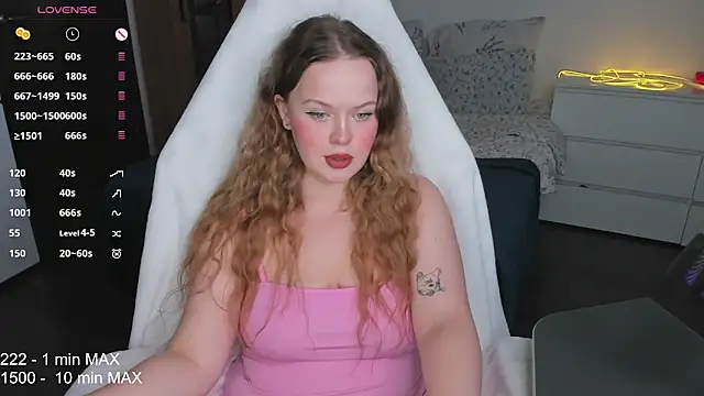 Snapshot of HANNA_MONTANAS chatting on 23, 9, 2025 HANNA MONTANAS online show from 23, 9, 2025