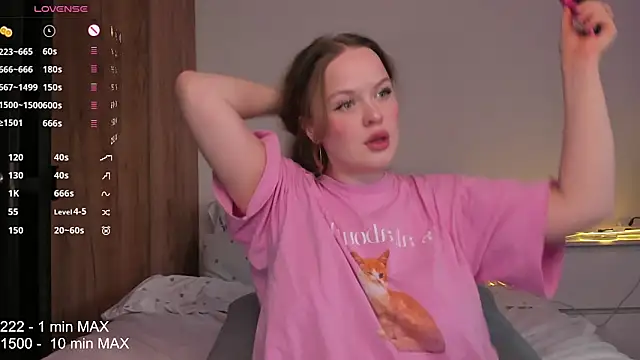 Snapshot of HANNA_MONTANAS chatting on 3, 10, 2025 HANNA MONTANAS online show from 3, 10, 2025
