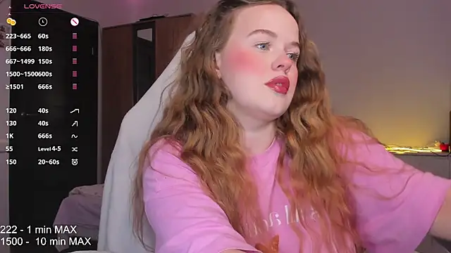 Snapshot of HANNA_MONTANAS chatting on 15, 10, 2025 HANNA MONTANAS online show from 15, 10, 2025