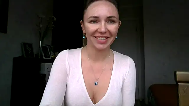 AngelinaLove28 online show from 9, 10, 2025