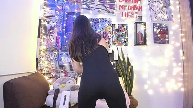 luna mccoy online show from 24, 12, 2024