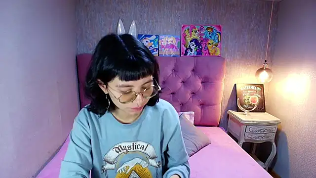 Snapshot of charlottemoonxz chatting on 22, 7, 2026 charlottemoonxz online show from 22, 7, 2026