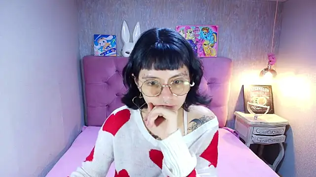 Snapshot of charlottemoonxz chatting on 26, 5, 2026 charlottemoonxz online show from 26, 5, 2026