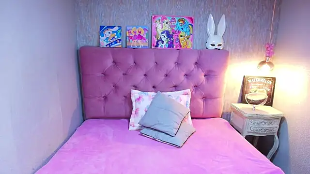 Snapshot of charlottemoonxz chatting on 28, 4, 2026 charlottemoonxz online show from 28, 4, 2026