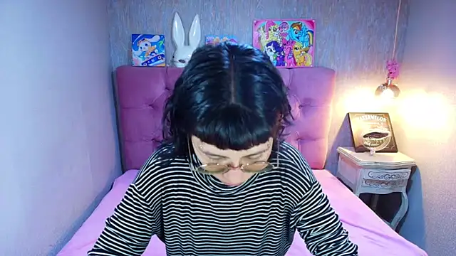 Snapshot of charlottemoonxz chatting on 15, 5, 2026 charlottemoonxz online show from 15, 5, 2026