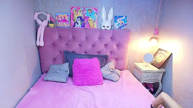 charlottemoonxz online show from 27, 2, 2026