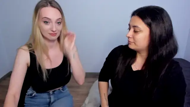 Snapshot of LuciaLoca chatting on 3, 4, 2026 LuciaLoca online show from 3, 4, 2026