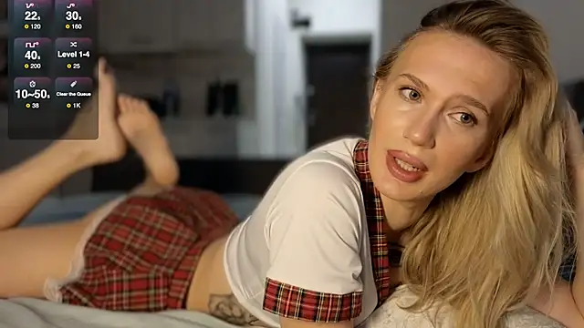 Snapshot of lluna_drug chatting on 15, 10, 2025 lluna drug online show from 15, 10, 2025