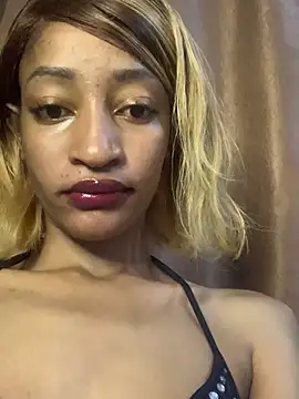 Snapshot of GoddessVee chatting on 5, 1, 2025 GoddessVee online show from 5, 1, 2025