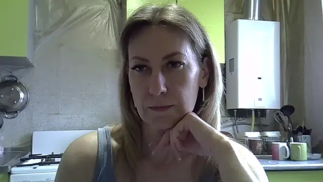 Snapshot of AshleyXHoney chatting on 24, 4, 2026 AshleyXHoney online show from 24, 4, 2026